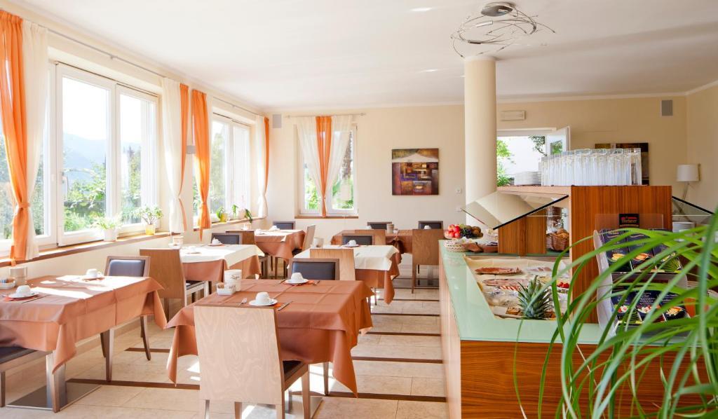 Hotel Residence Pernhof Термено Экстерьер фото